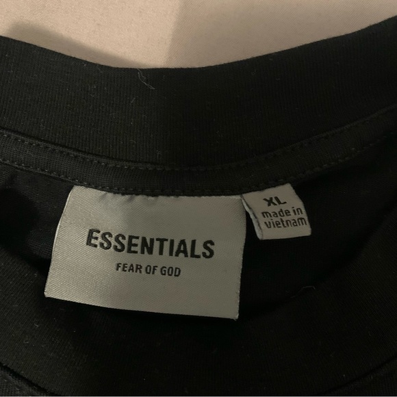 ESSENTIALS Basic Casual Tees Shirt - Picture 3 of 3